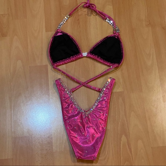 🍀 Lucky Figure Bodybuilding Competition Bikini 🍀 - Picture 9 of 16